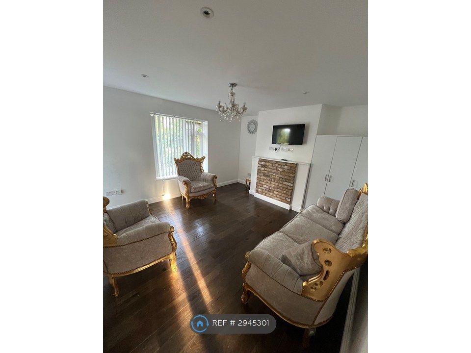 Property photo 3 of 23