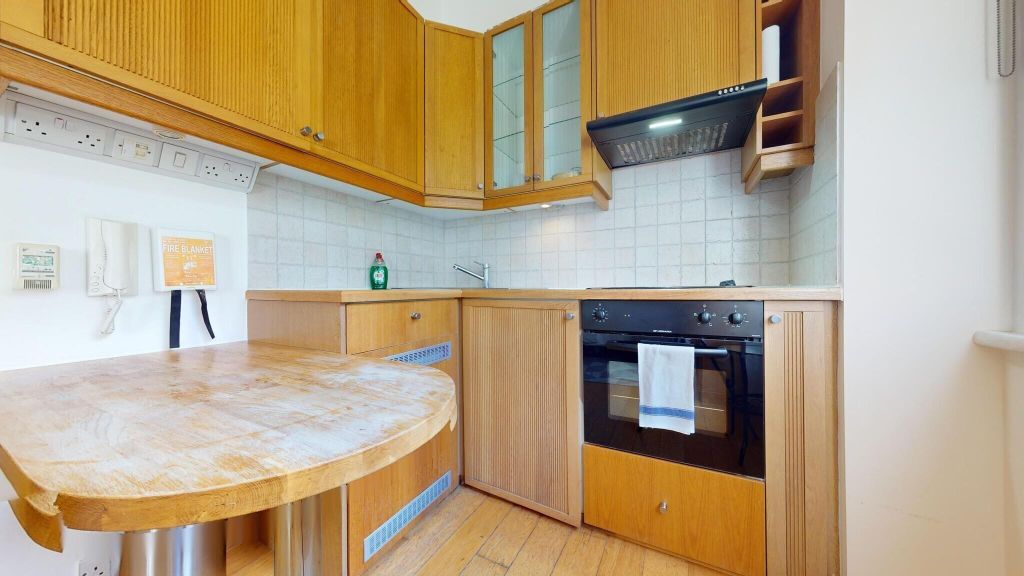 Property photo 2 of 4 Kitchen