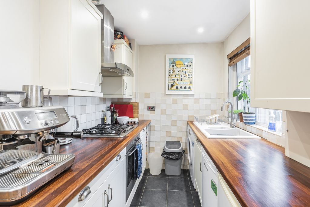 Property photo 3 of 9 4