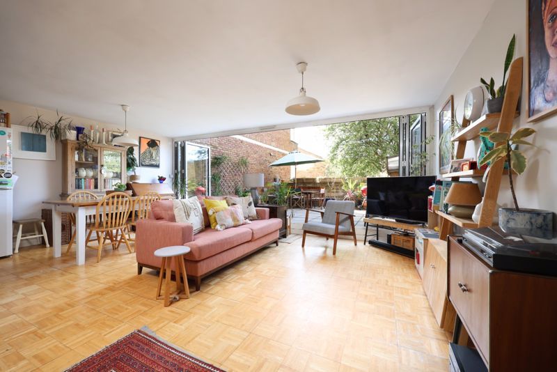 Property photo 1 of 15 Living/Dining Room