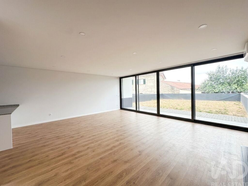 Property photo 2 of 30