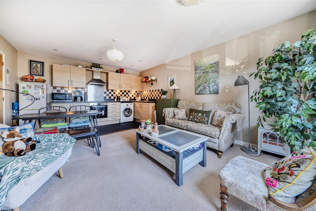 Property photo 3 of 11 Kitchen/Living Room