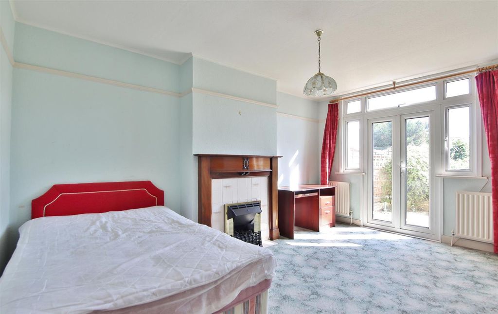 Property photo 3 of 9