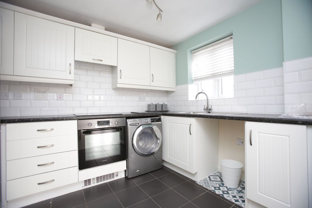 Property photo 2 of 8 593A4465