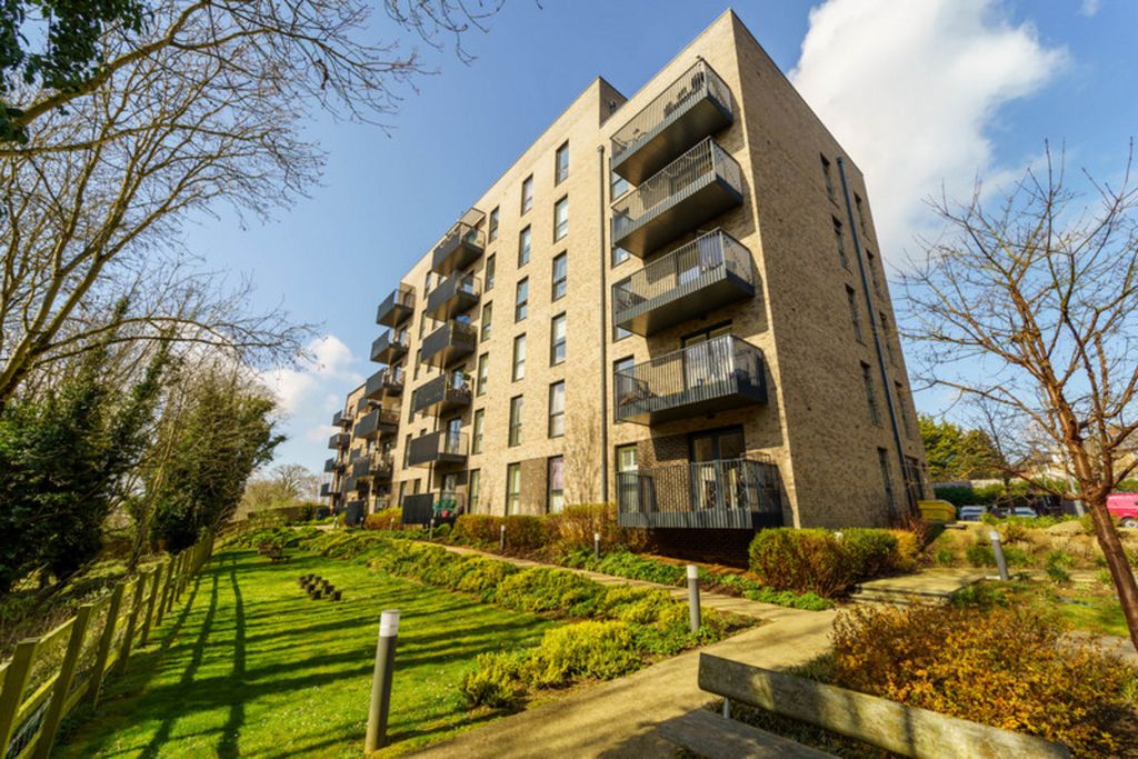 Property photo 2 of 20