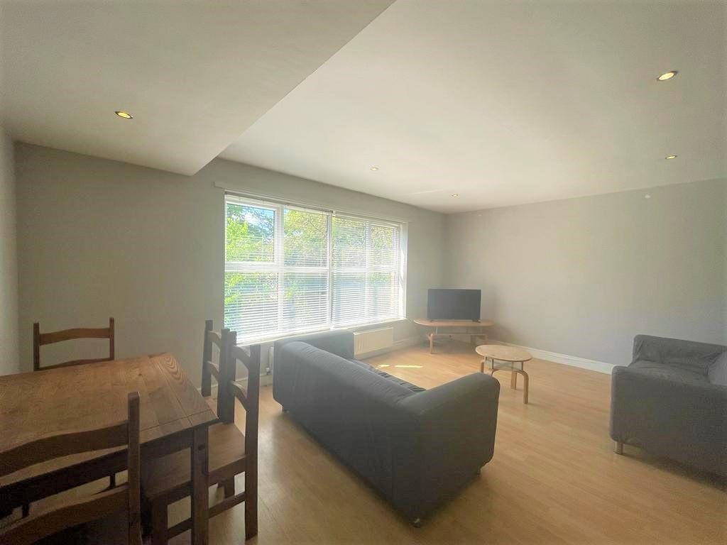 Property photo 1 of 7 Photo 0