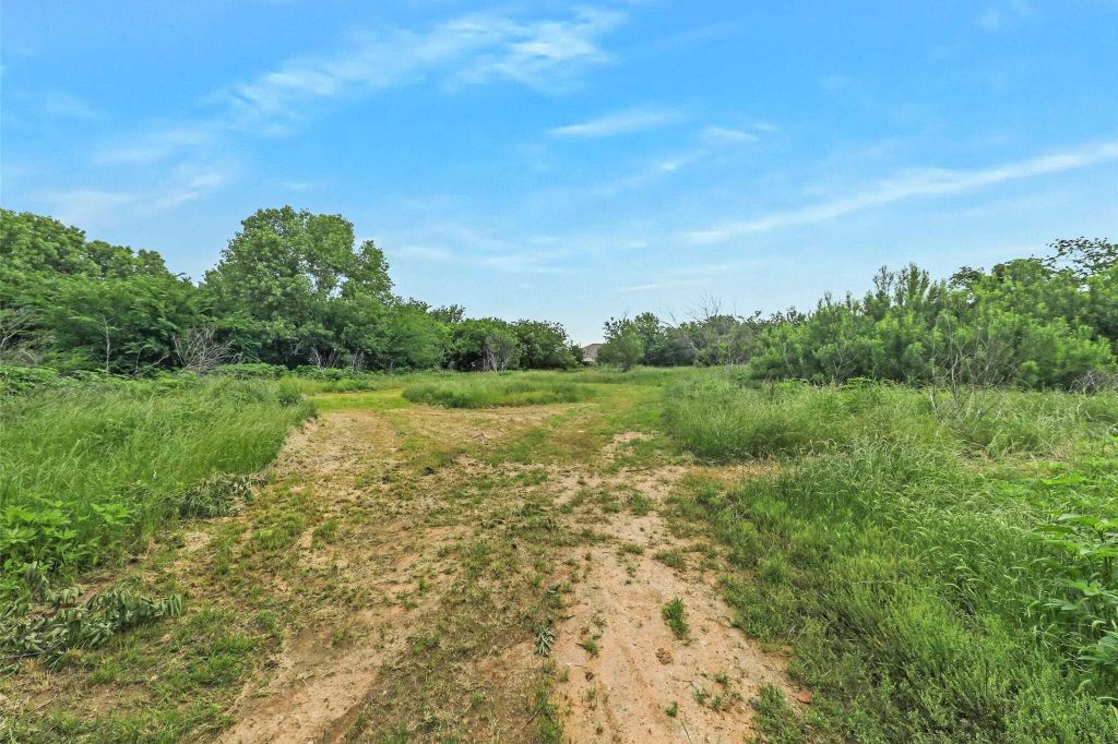 Property photo 1 of 31