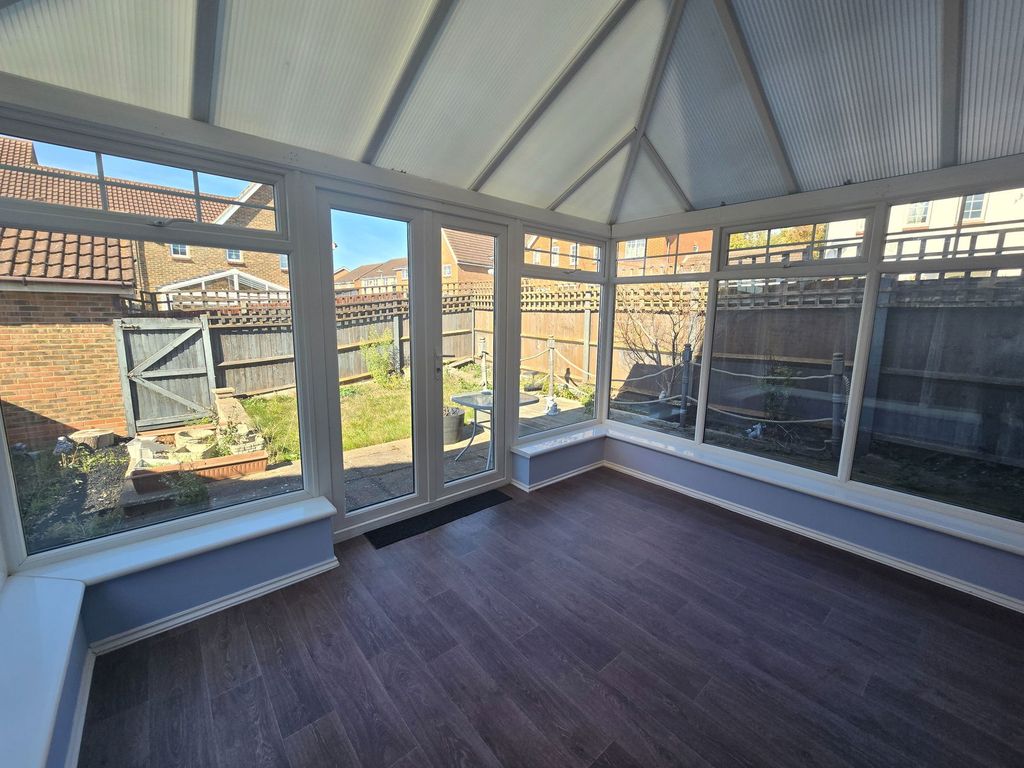 Property photo 2 of 28