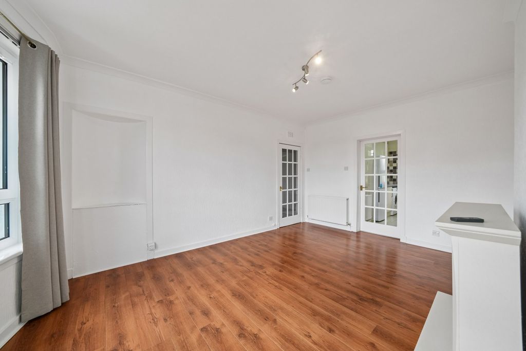 Property photo 3 of 11 Picture No. 20