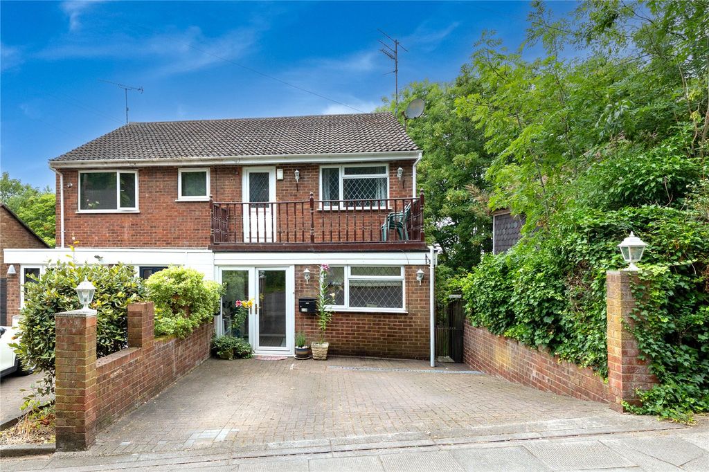 Property photo 1 of 22 Picture No. 14