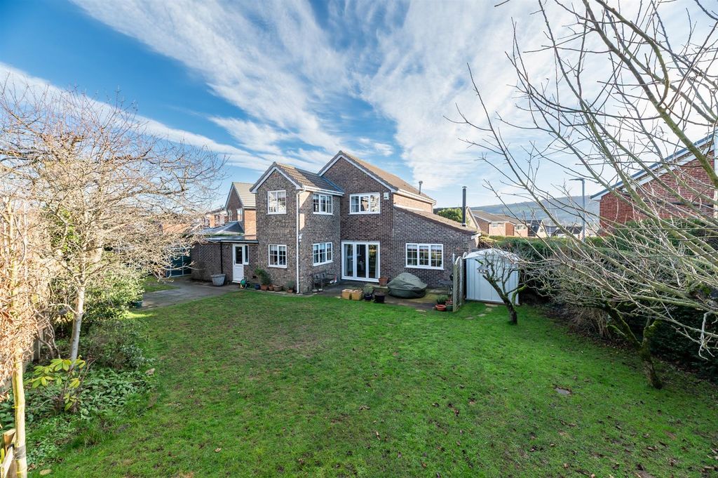 Property photo 1 of 39 Croft House Drive (Rear)