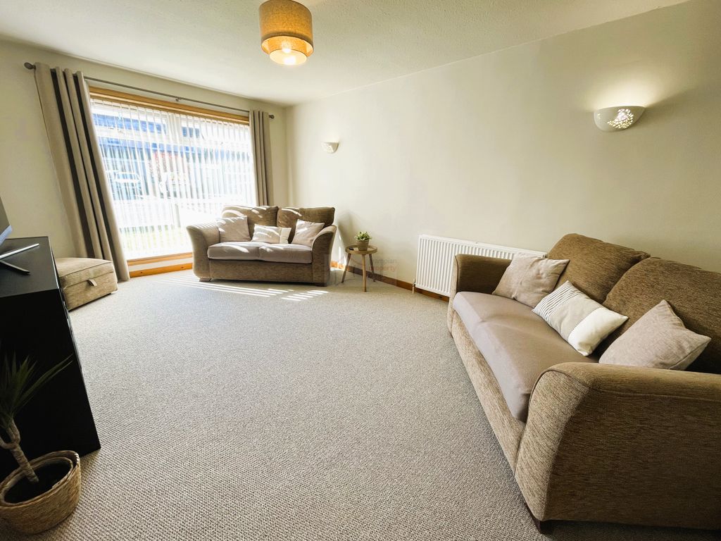 Property photo 2 of 20 Lounge