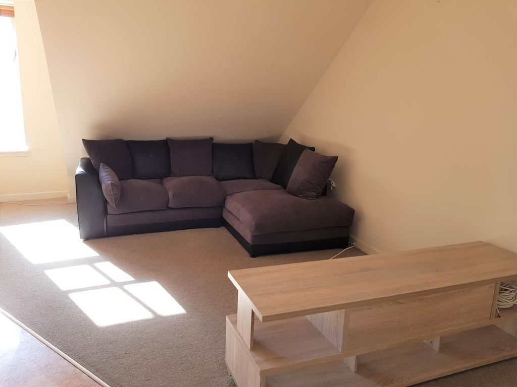 Property photo 2 of 9 Lounge