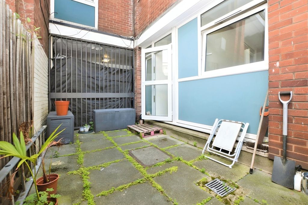 Property photo 3 of 11 367Be89d-Garden