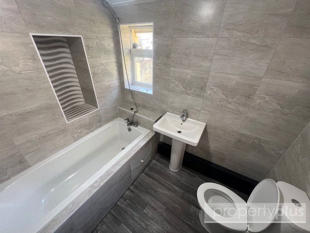 Property photo 2 of 12 Picture No. 06