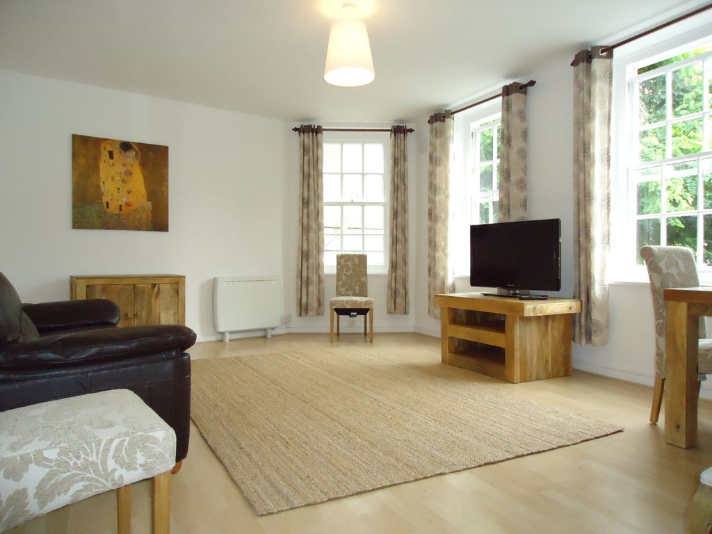 Property photo 1 of 12 Living Room