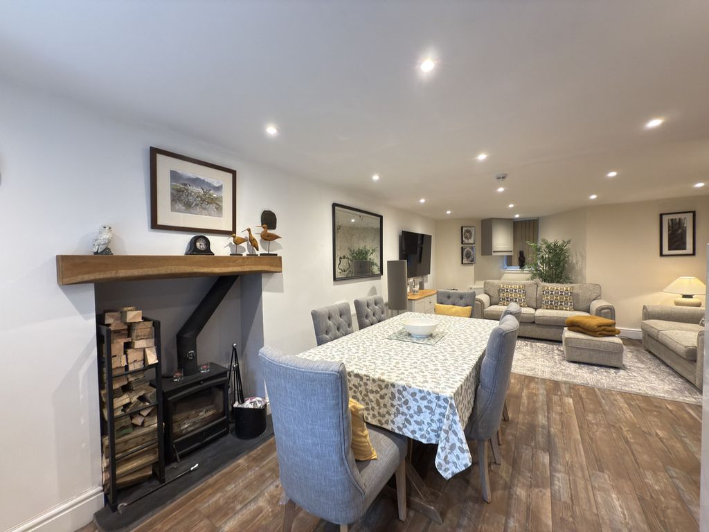 Property photo 2 of 48