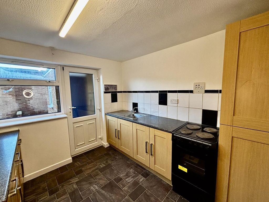 Property photo 2 of 15 Kitchen