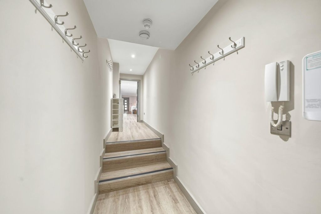Property photo 2 of 32 Hallway