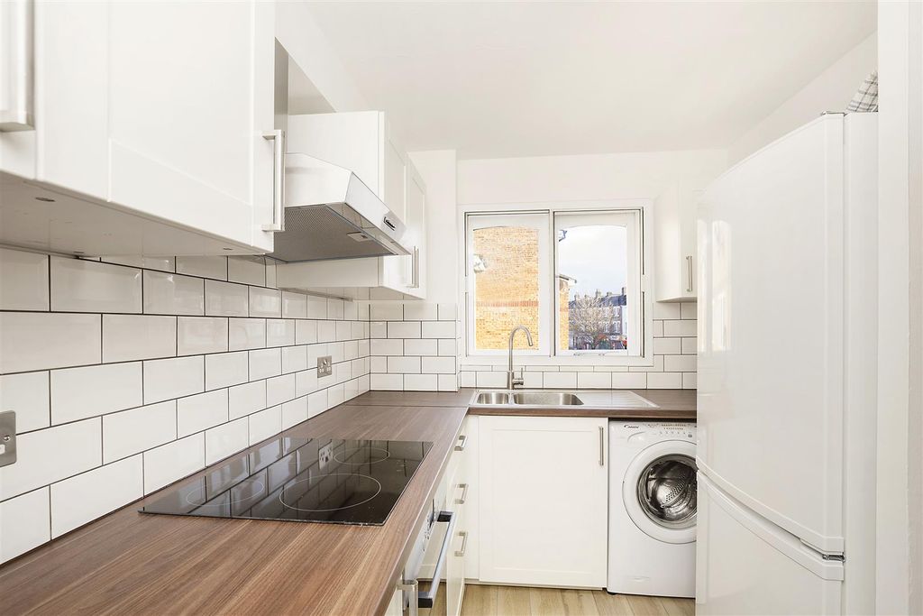 Property photo 2 of 7 Contemporary Style Kitchen