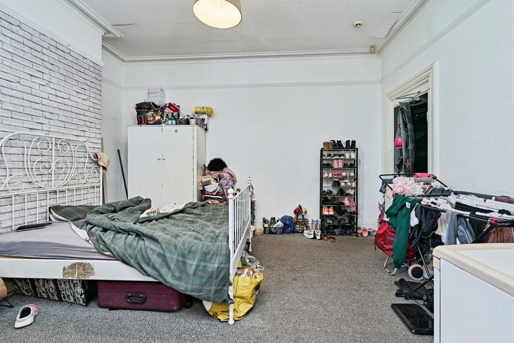 Property photo 3 of 20 Pbox-Img.Jpg