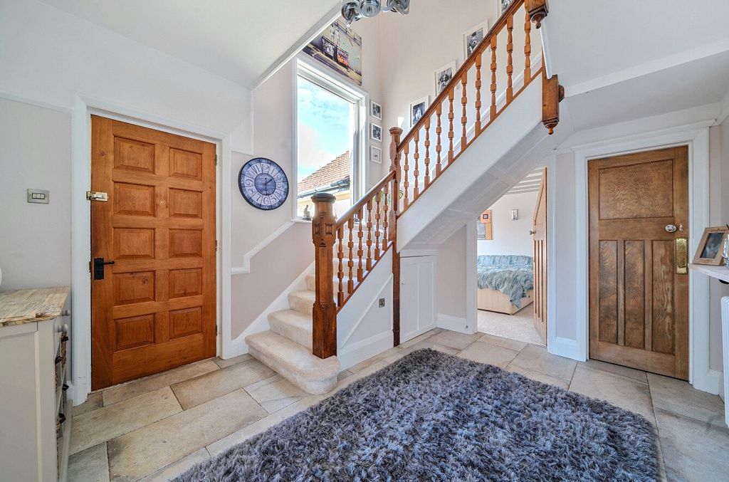 Property photo 2 of 16 Entrance Hallway