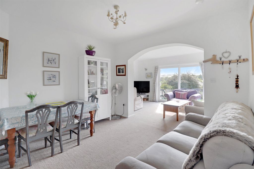 Property photo 3 of 14 Picture No. 12