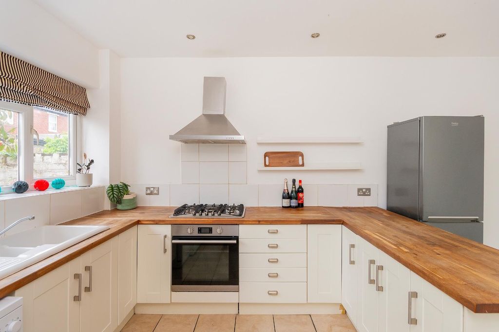 Property photo 3 of 40 1S9J8Lbr - Kitchen A.Jpg