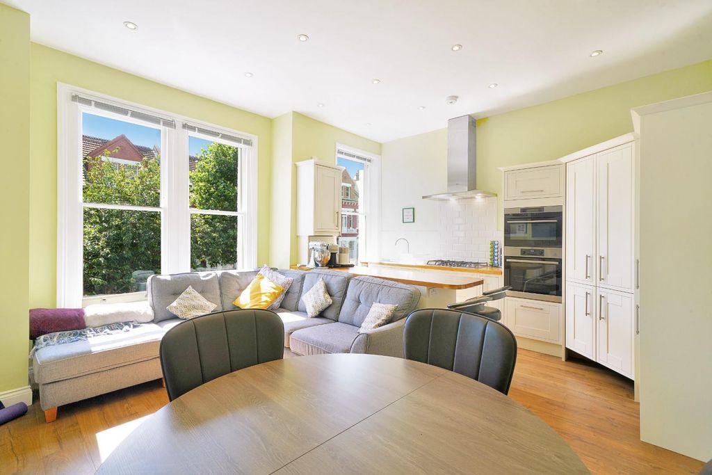 Property photo 2 of 8 Reception To Kitchen