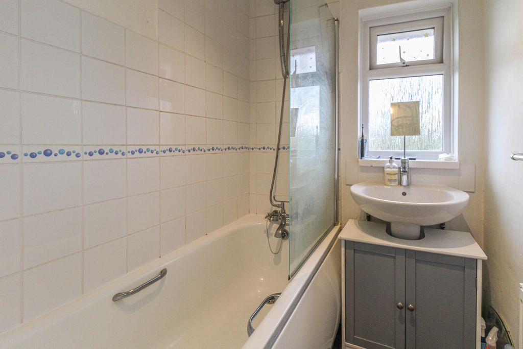 Property photo 3 of 15 Bathroom