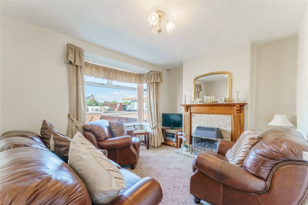 Property photo 3 of 28 Picture No. 10