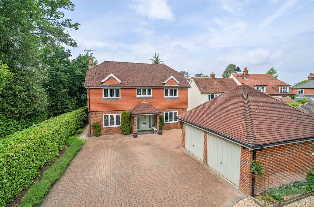 Property photo 1 of 27 9843c609-E9Bf-4Ba...