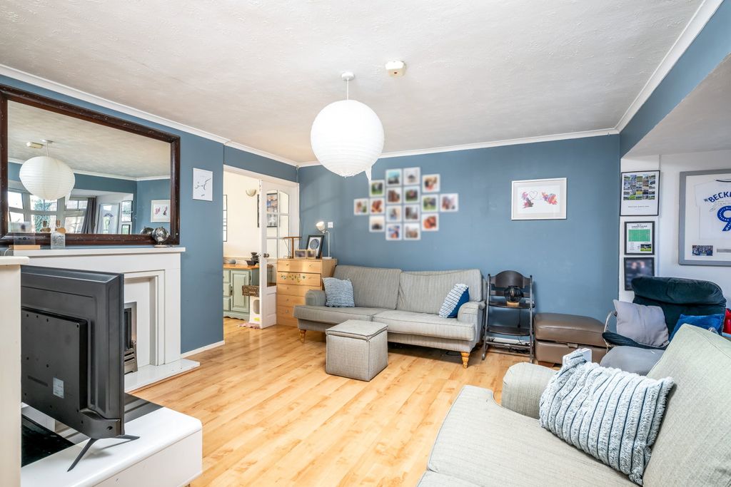 Property photo 2 of 17