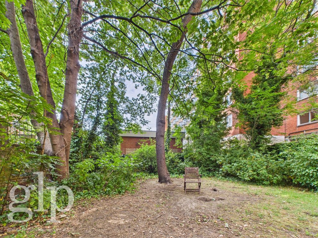 Property photo 3 of 22 4760983