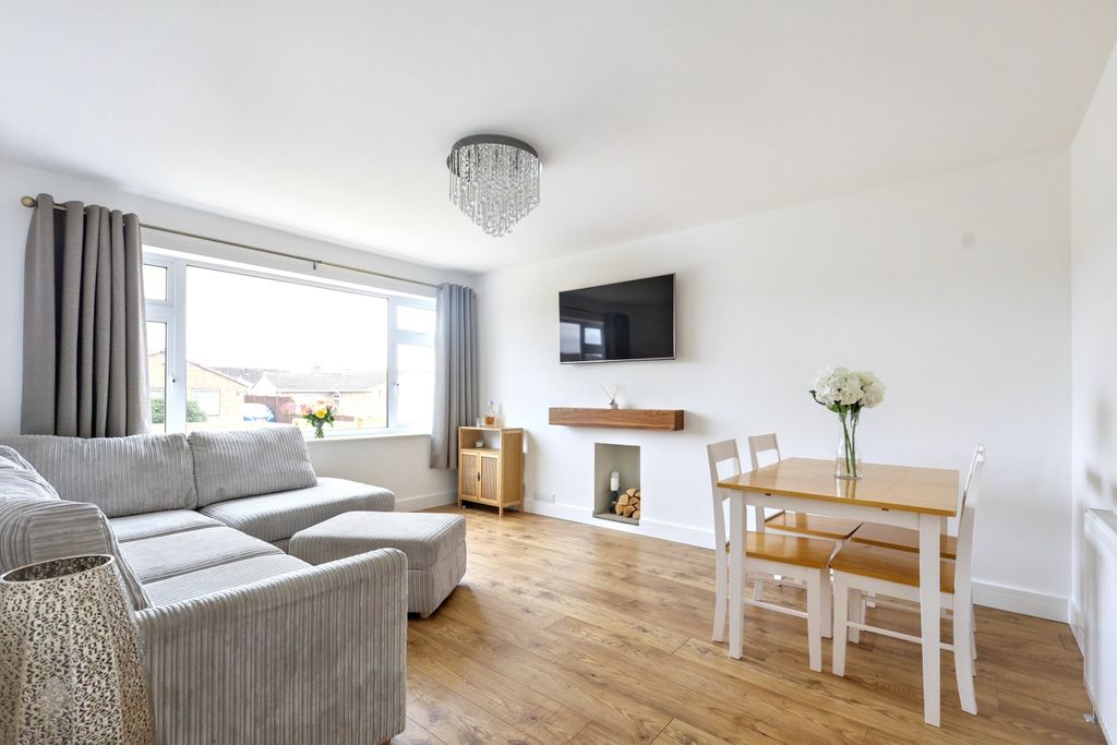 Property photo 3 of 19 Img_3684