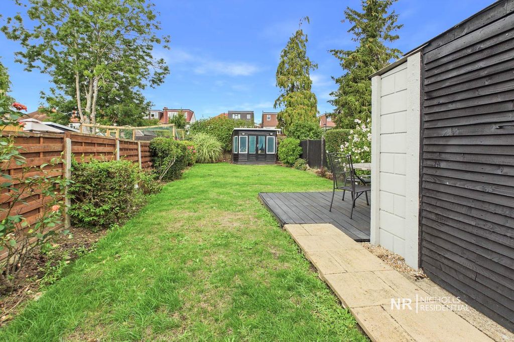 Property photo 2 of 19 Garden