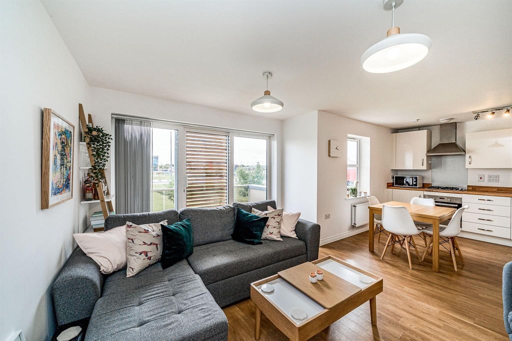 Property photo 3 of 10 Living Room