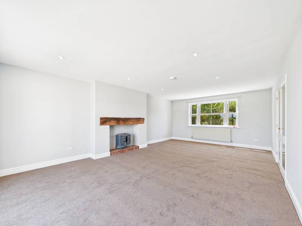 Property photo 3 of 19 Giraffe360-Still003