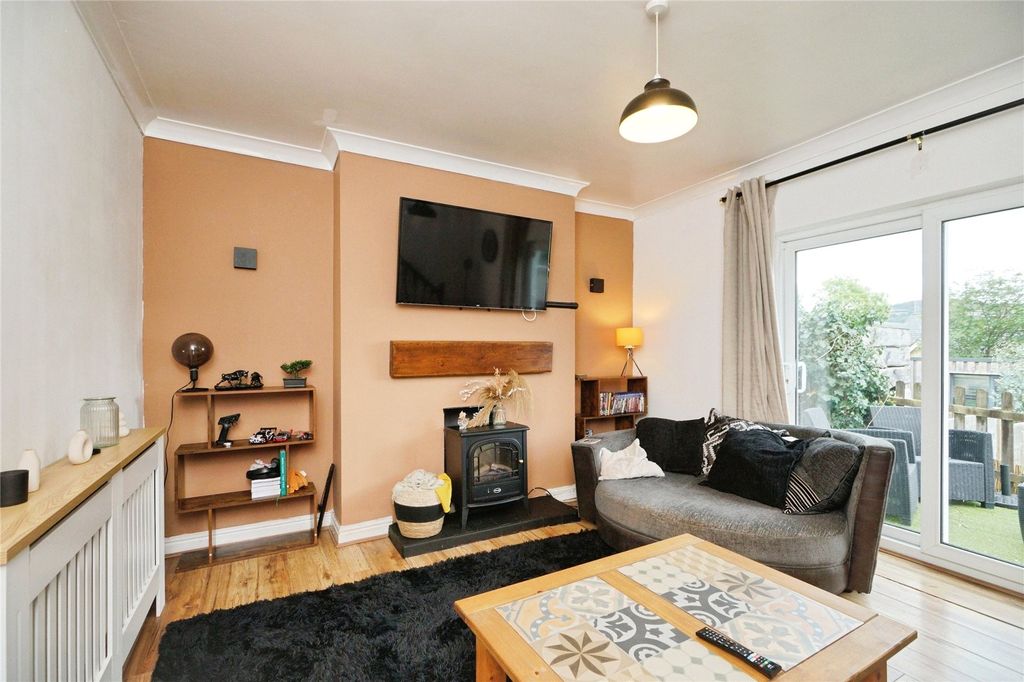 Property photo 2 of 21 Picture No. 17