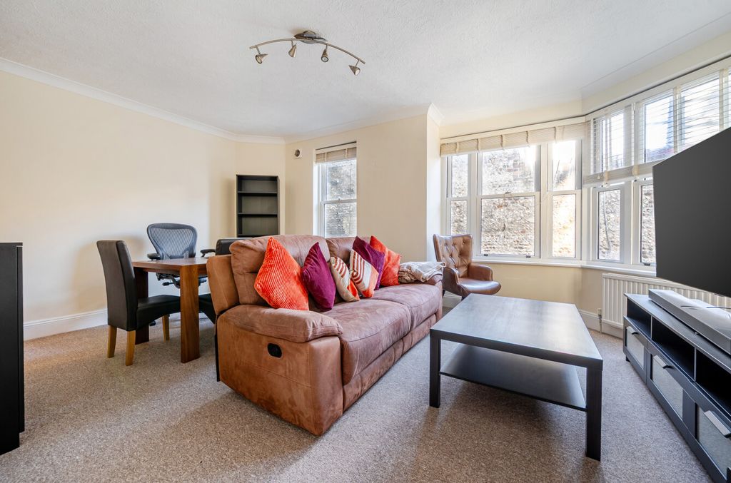 Property photo 2 of 13 1528049-12-1A0F6B...