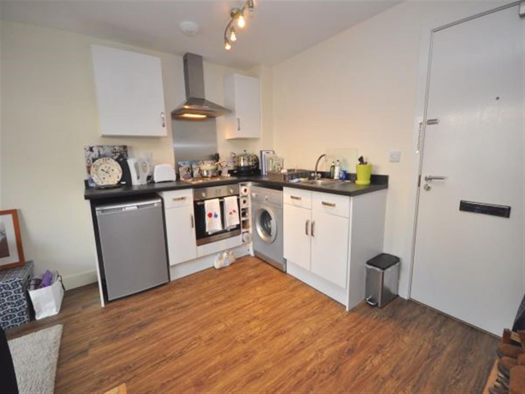 Property photo 3 of 6