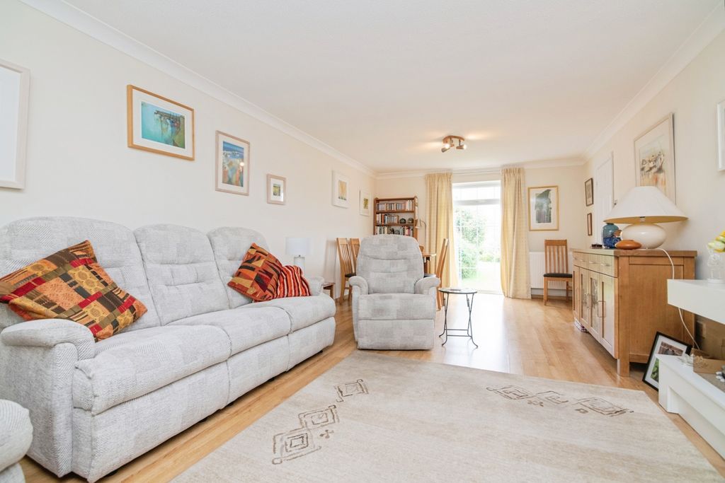 Property photo 2 of 17 Photo