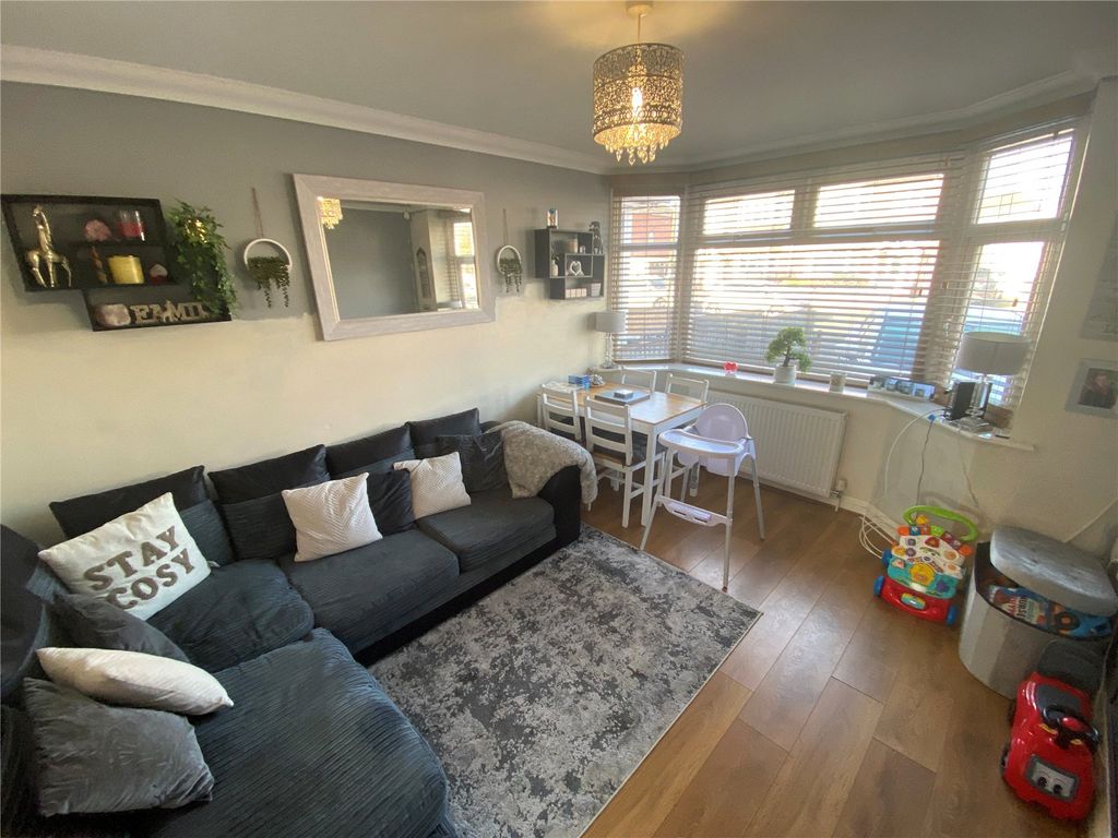 Property photo 2 of 15 Picture No. 05