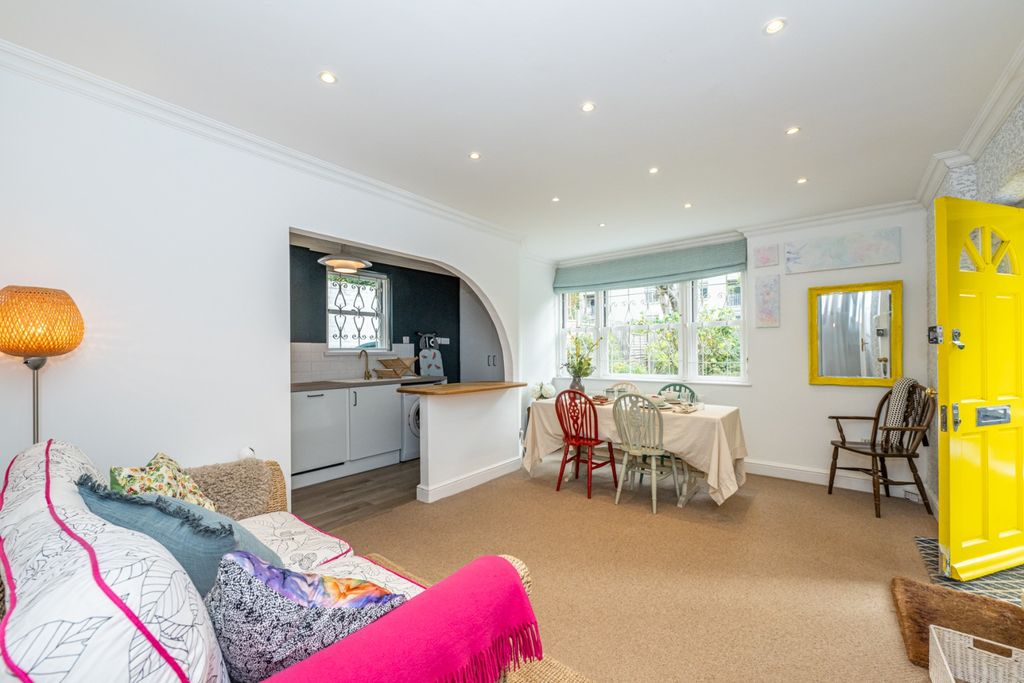 Property photo 2 of 34 4565426