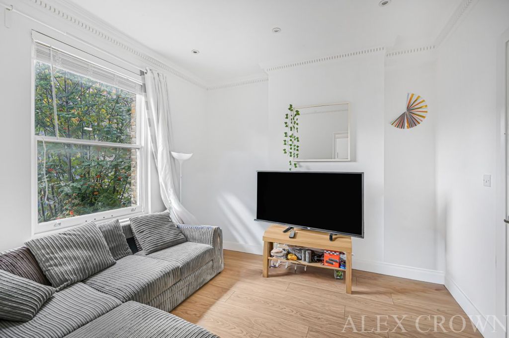 Property photo 3 of 12