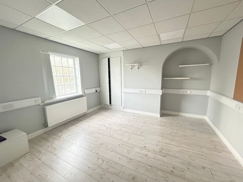 Property photo 3 of 15 Photo 7