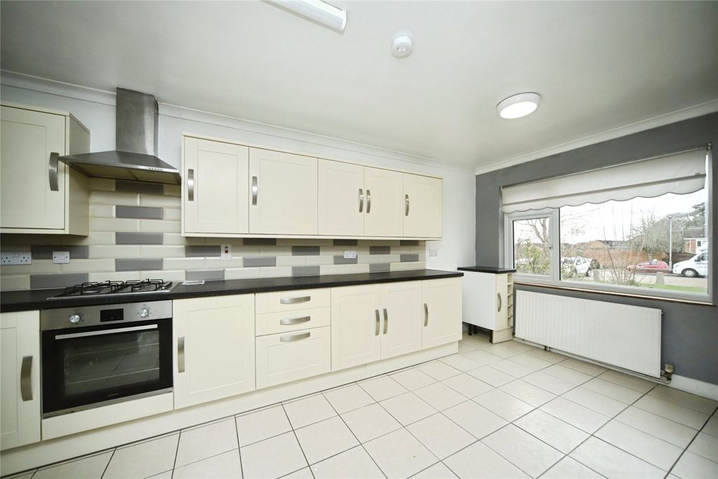 Property photo 2 of 17 Picture No. 11