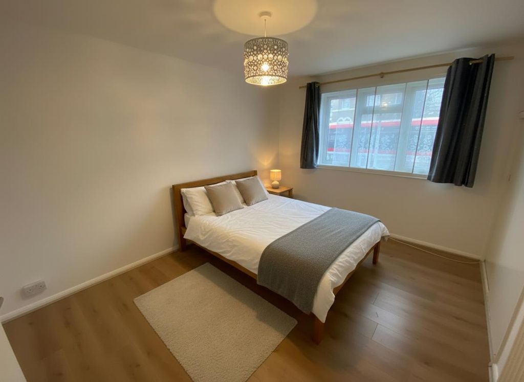Property photo 1 of 6 Rowan Court Double Room.Png