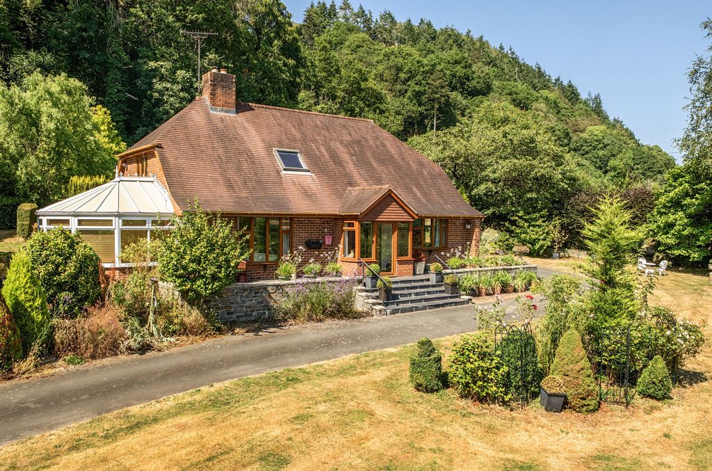 Property photo 1 of 56 1492909 (10).Jpg