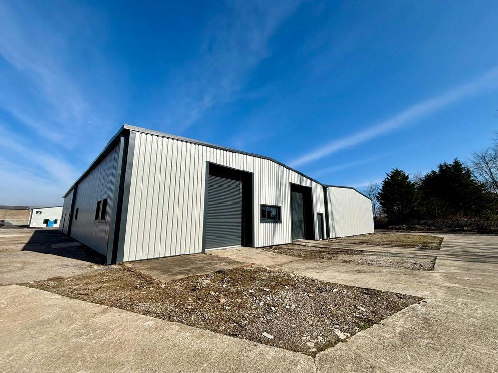 Property photo 2 of 5 6A Ewenny 05.Jpg